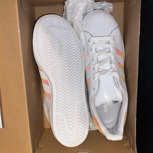 Adidas / 4 / White w/ Iridescent Stripes